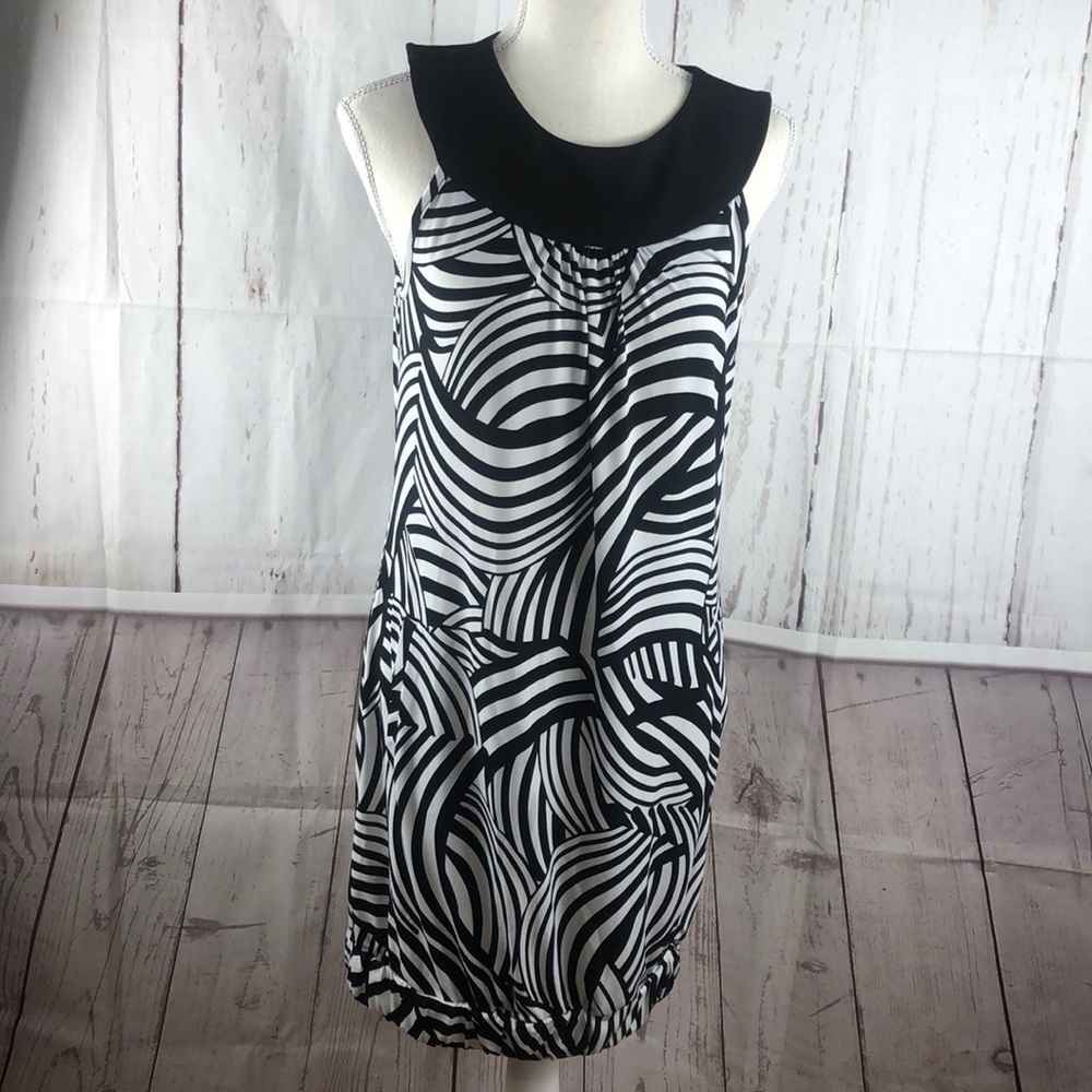 White House Black Market Black and white Dress Small Preppy Sleeveless